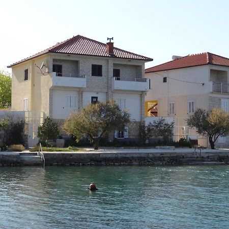 Apartments Babin Vinišće Exteriör bild