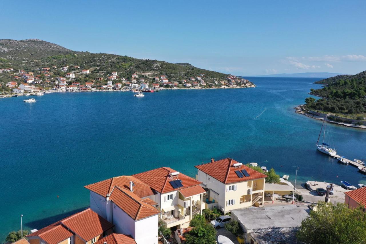 Apartments Babin Vinišće Exteriör bild