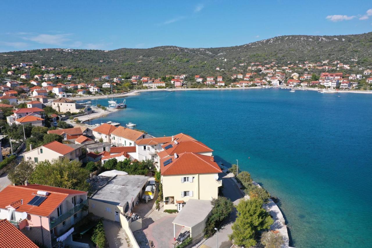 Apartments Babin Vinišće Exteriör bild